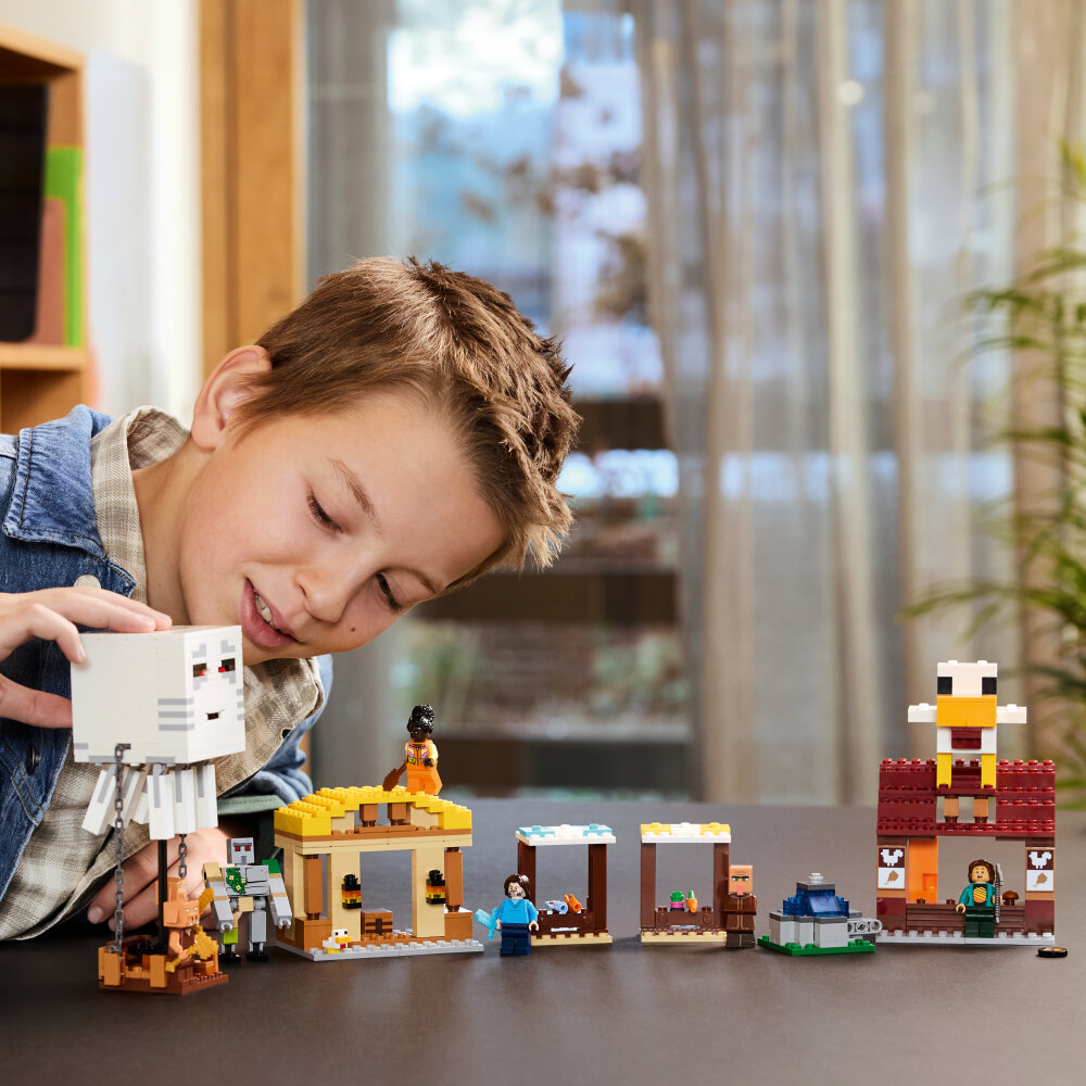 LEGO Minecraft - De Ghast-ballon aanval op het dorp 10+