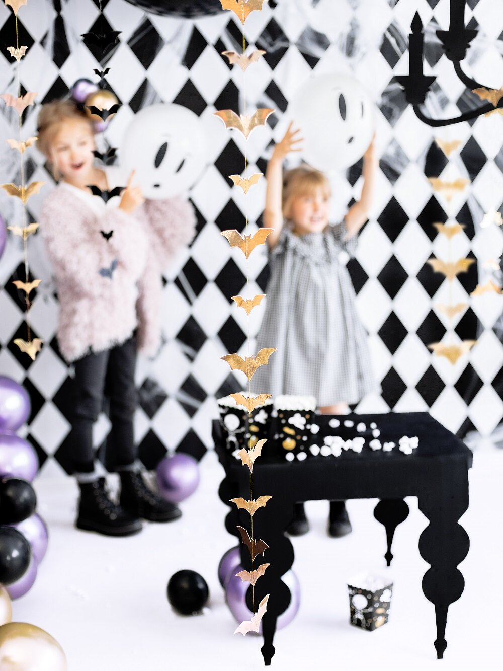 Halloweendecoratie Hangende Vleermuizen in Goud 150 cm
